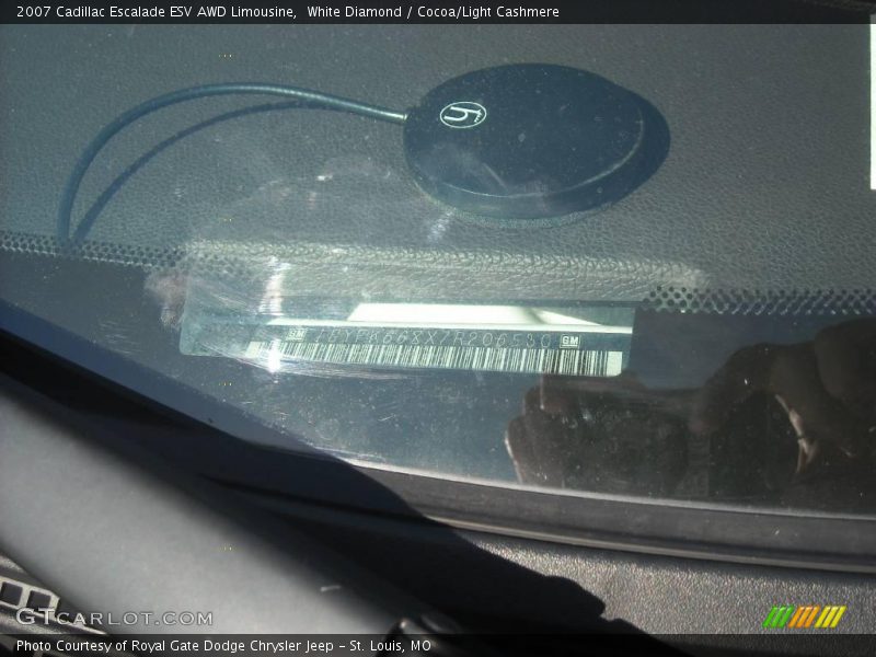 White Diamond / Cocoa/Light Cashmere 2007 Cadillac Escalade ESV AWD Limousine