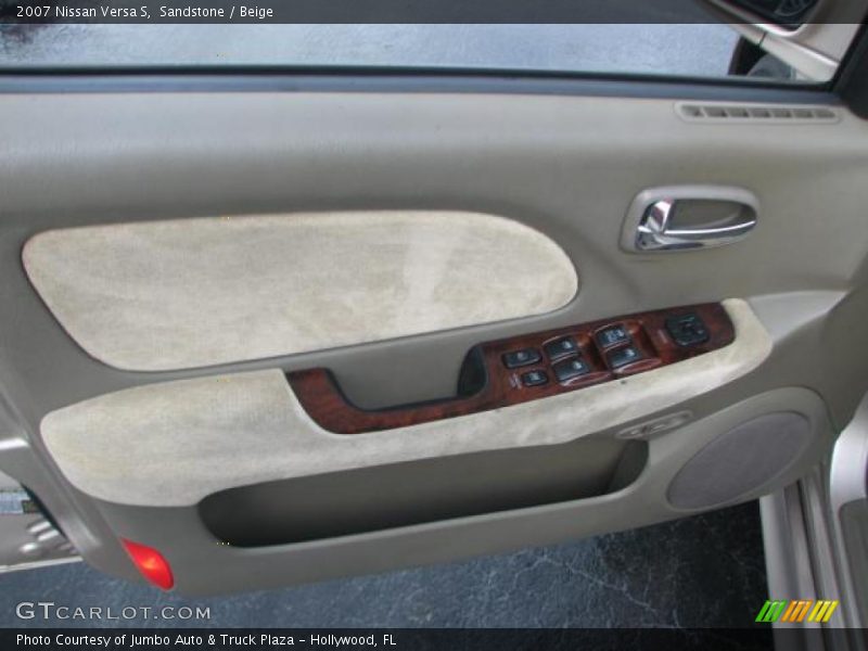 Sandstone / Beige 2007 Nissan Versa S