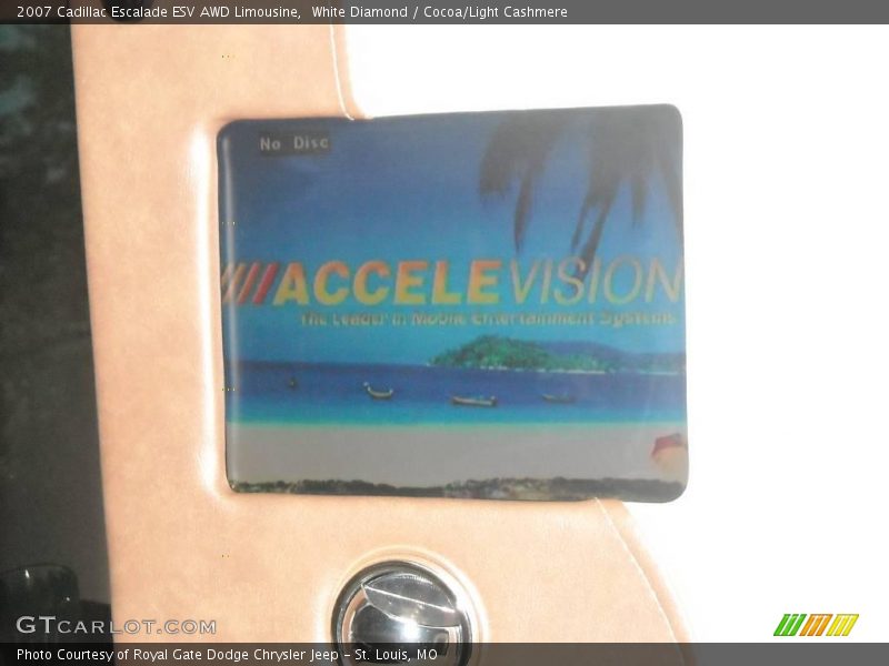 White Diamond / Cocoa/Light Cashmere 2007 Cadillac Escalade ESV AWD Limousine