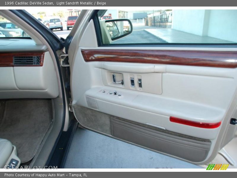 Light Sandrift Metallic / Beige 1996 Cadillac DeVille Sedan