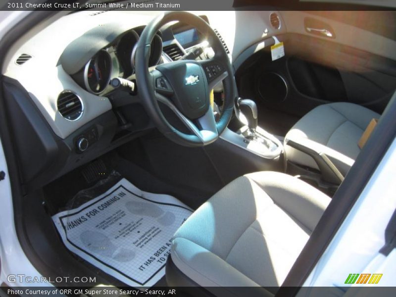 Summit White / Medium Titanium 2011 Chevrolet Cruze LT