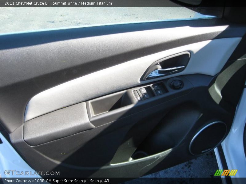 Summit White / Medium Titanium 2011 Chevrolet Cruze LT
