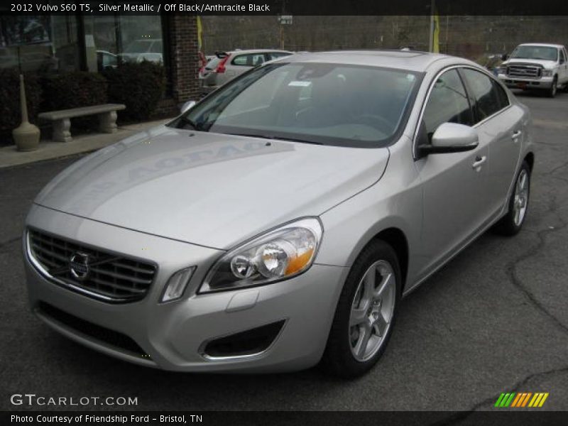 Front 3/4 View of 2012 S60 T5