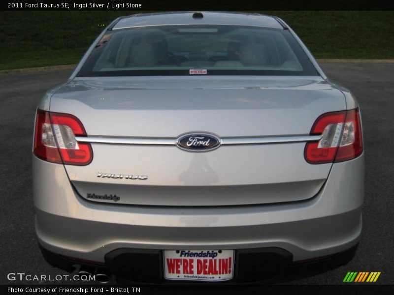 Ingot Silver / Light Stone 2011 Ford Taurus SE
