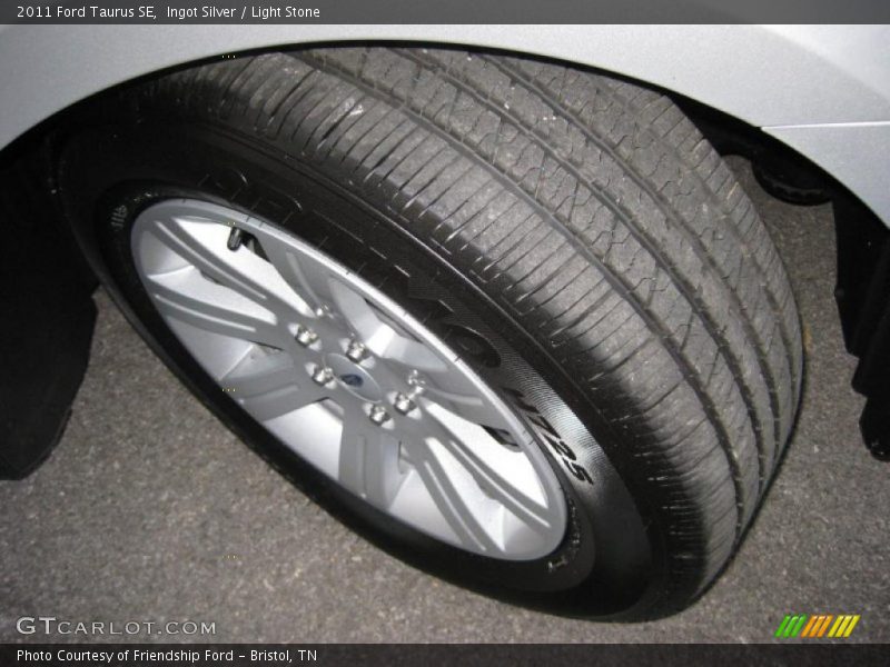 Ingot Silver / Light Stone 2011 Ford Taurus SE