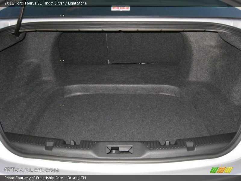 Ingot Silver / Light Stone 2011 Ford Taurus SE