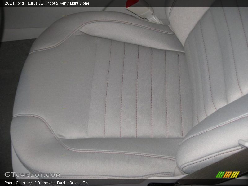  2011 Taurus SE Light Stone Interior