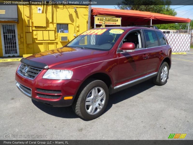 Front 3/4 View of 2005 Touareg V8
