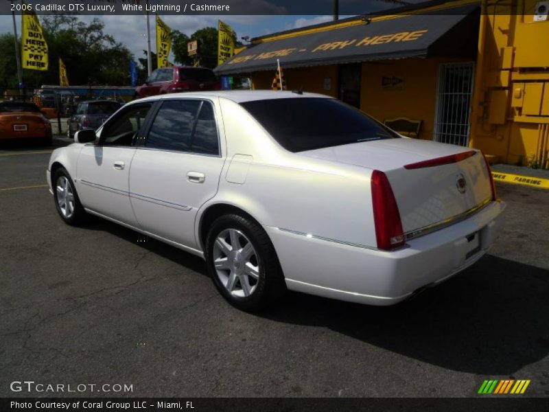 White Lightning / Cashmere 2006 Cadillac DTS Luxury