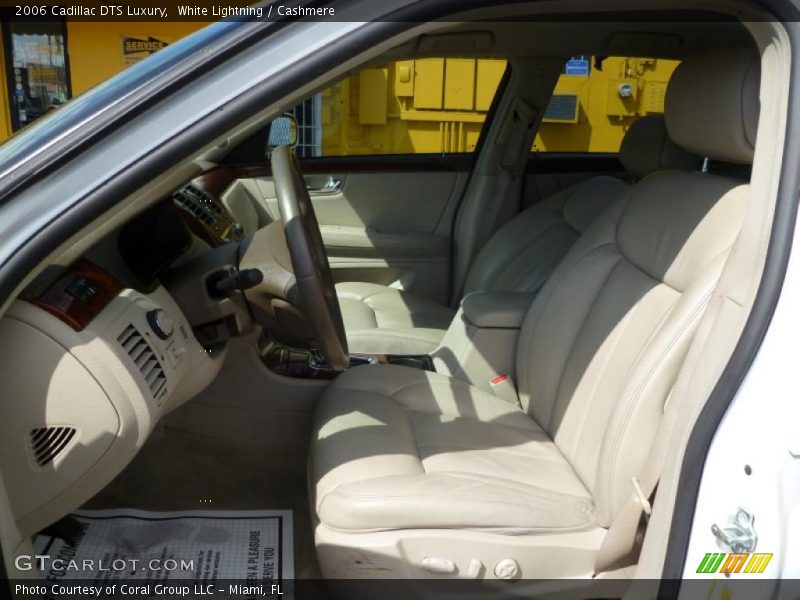 White Lightning / Cashmere 2006 Cadillac DTS Luxury