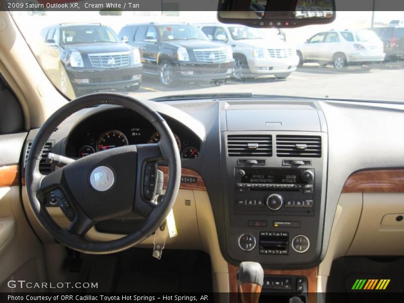 Cream White / Tan 2009 Saturn Outlook XR