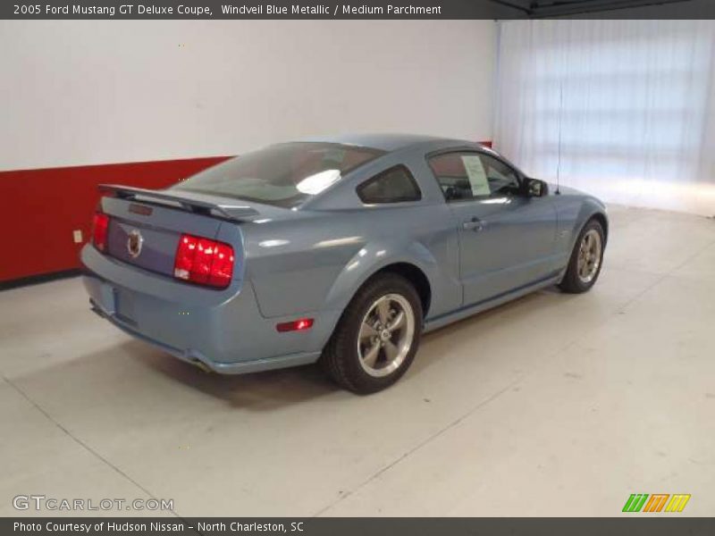 Windveil Blue Metallic / Medium Parchment 2005 Ford Mustang GT Deluxe Coupe