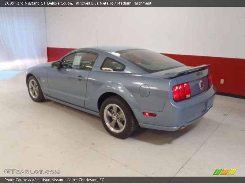 Windveil Blue Metallic / Medium Parchment 2005 Ford Mustang GT Deluxe Coupe