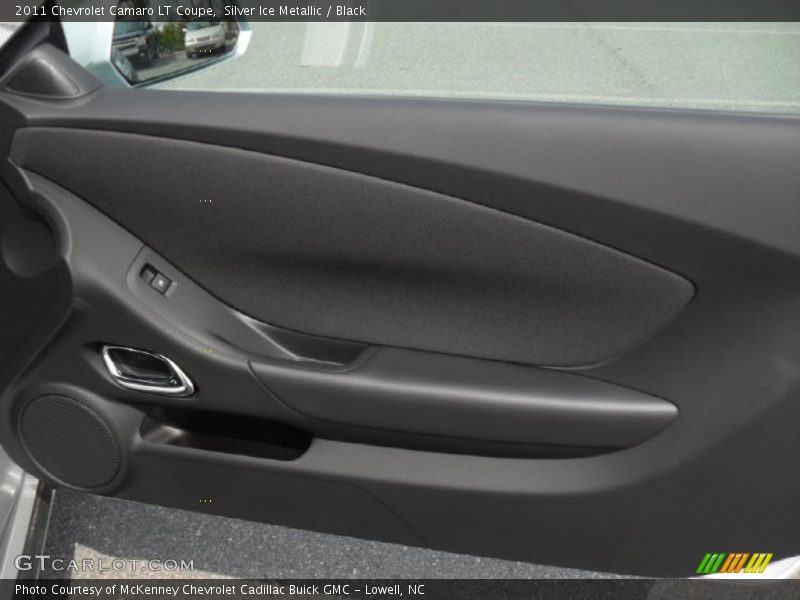 Door Panel of 2011 Camaro LT Coupe