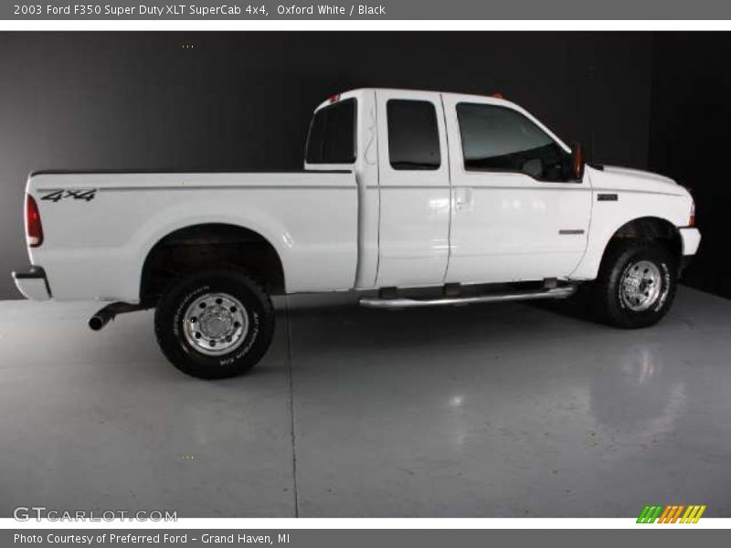 Oxford White / Black 2003 Ford F350 Super Duty XLT SuperCab 4x4