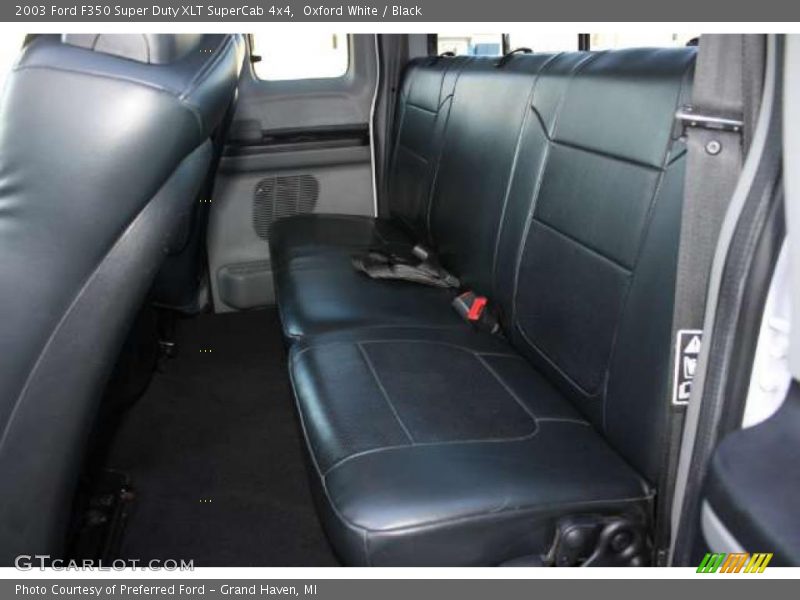 Oxford White / Black 2003 Ford F350 Super Duty XLT SuperCab 4x4