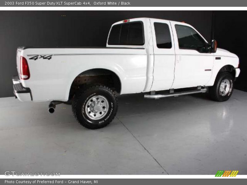 Oxford White / Black 2003 Ford F350 Super Duty XLT SuperCab 4x4