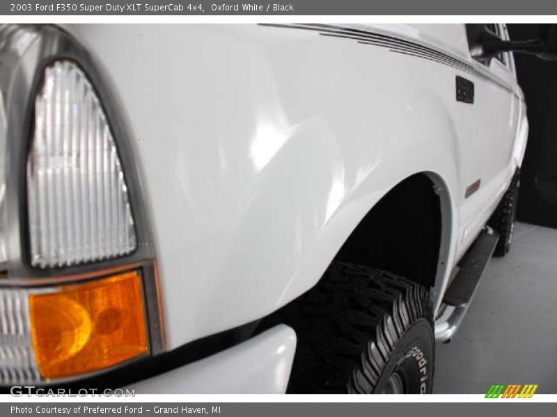 Oxford White / Black 2003 Ford F350 Super Duty XLT SuperCab 4x4