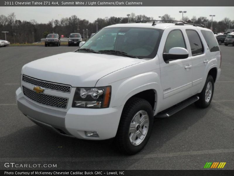 Front 3/4 View of 2011 Tahoe Z71 4x4