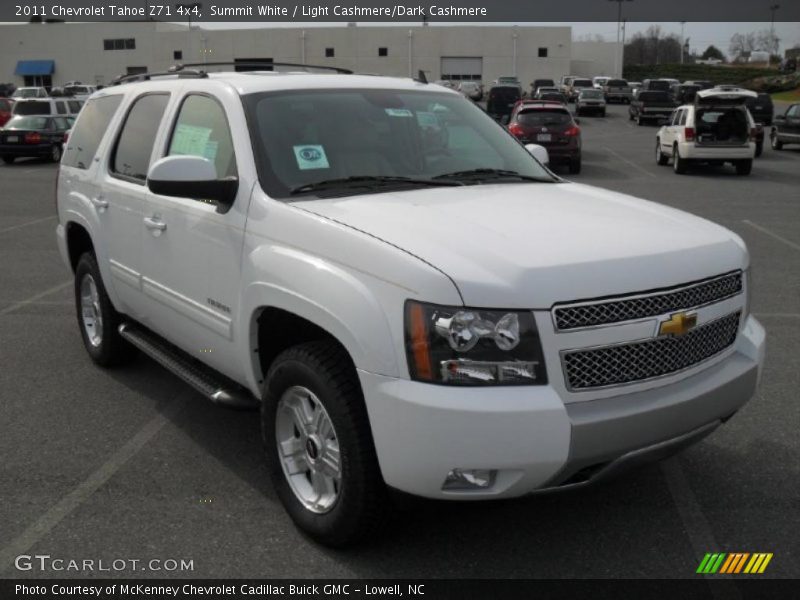 Front 3/4 View of 2011 Tahoe Z71 4x4