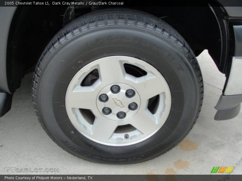 Dark Gray Metallic / Gray/Dark Charcoal 2005 Chevrolet Tahoe LS