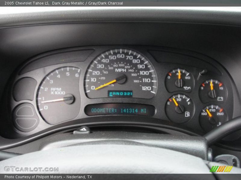 Dark Gray Metallic / Gray/Dark Charcoal 2005 Chevrolet Tahoe LS