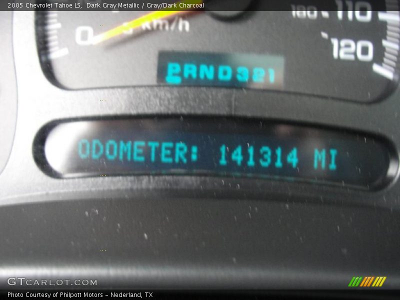 Dark Gray Metallic / Gray/Dark Charcoal 2005 Chevrolet Tahoe LS