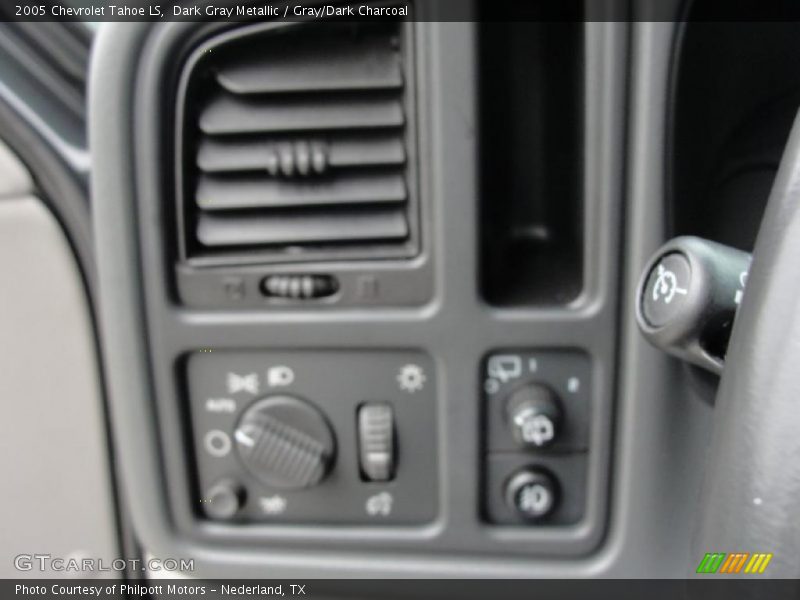 Dark Gray Metallic / Gray/Dark Charcoal 2005 Chevrolet Tahoe LS