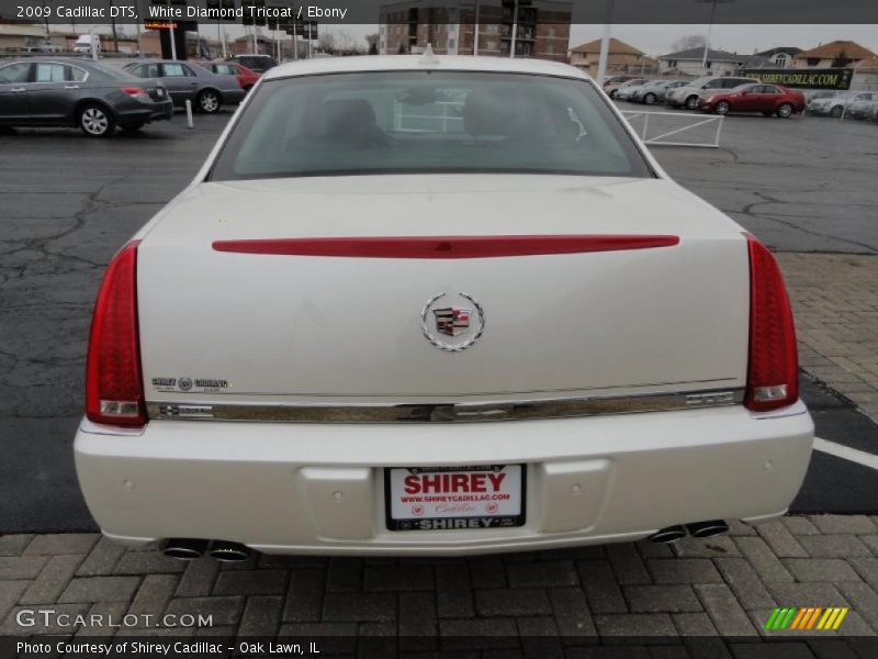 White Diamond Tricoat / Ebony 2009 Cadillac DTS