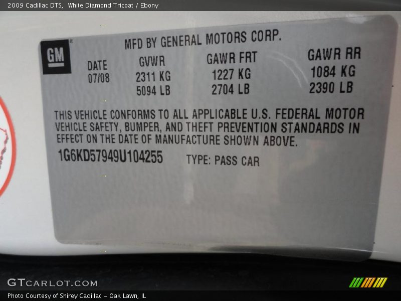 White Diamond Tricoat / Ebony 2009 Cadillac DTS