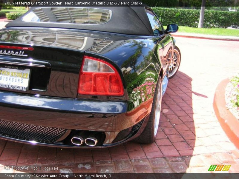 Nero Carbonio (Metallic Black) / Nero (Black) 2006 Maserati GranSport Spyder