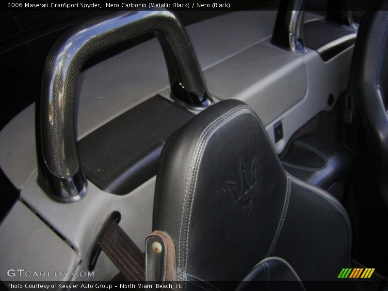 Nero Carbonio (Metallic Black) / Nero (Black) 2006 Maserati GranSport Spyder