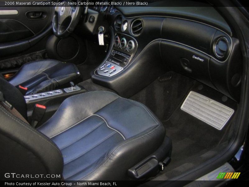  2006 GranSport Spyder Nero (Black) Interior