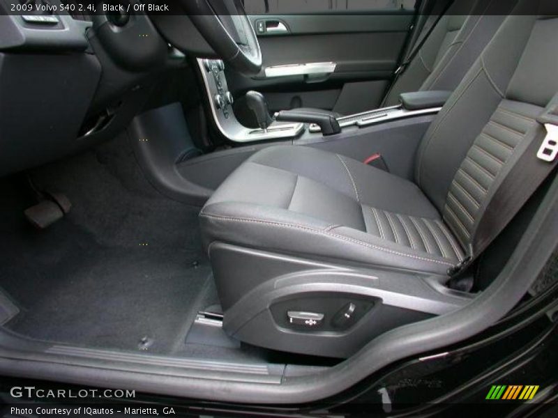  2009 S40 2.4i Off Black Interior