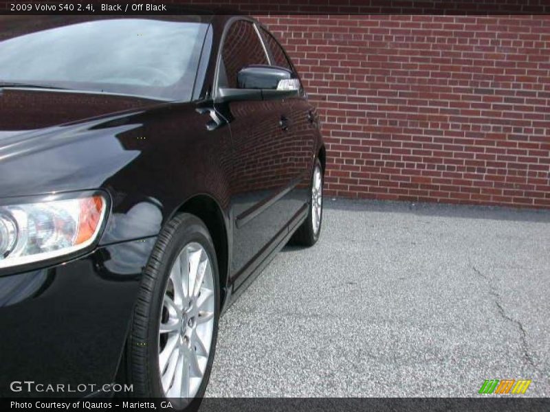 Black / Off Black 2009 Volvo S40 2.4i