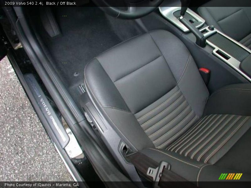 2009 S40 2.4i Off Black Interior
