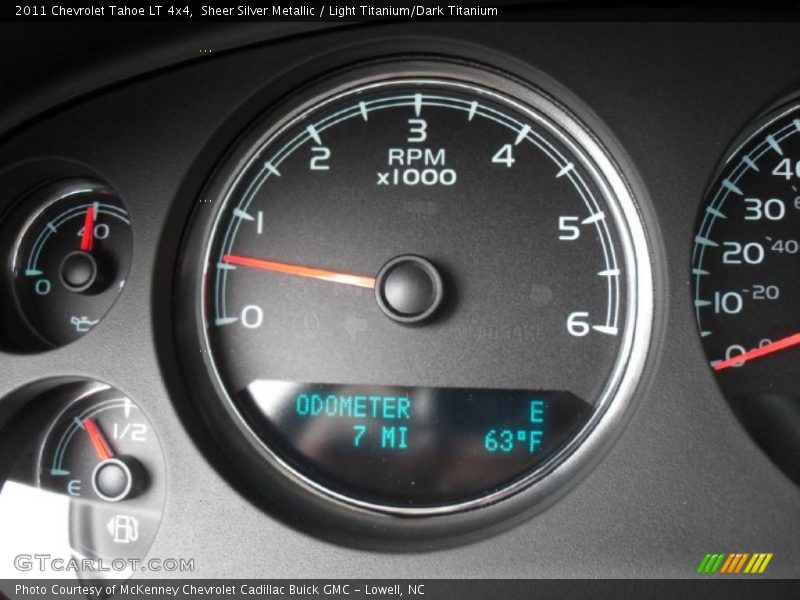 Sheer Silver Metallic / Light Titanium/Dark Titanium 2011 Chevrolet Tahoe LT 4x4