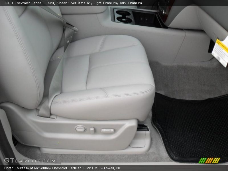 Sheer Silver Metallic / Light Titanium/Dark Titanium 2011 Chevrolet Tahoe LT 4x4