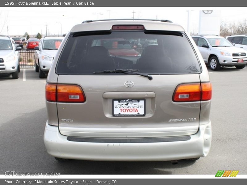 Sable Pearl / Oak Beige 1999 Toyota Sienna XLE
