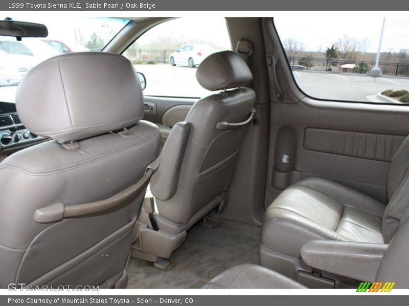 Sable Pearl / Oak Beige 1999 Toyota Sienna XLE