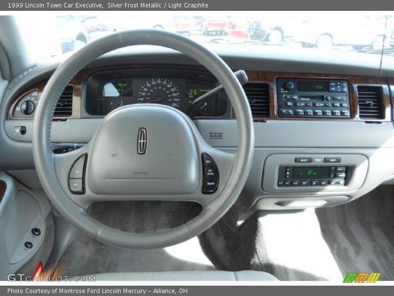 Silver Frost Metallic / Light Graphite 1999 Lincoln Town Car Executive