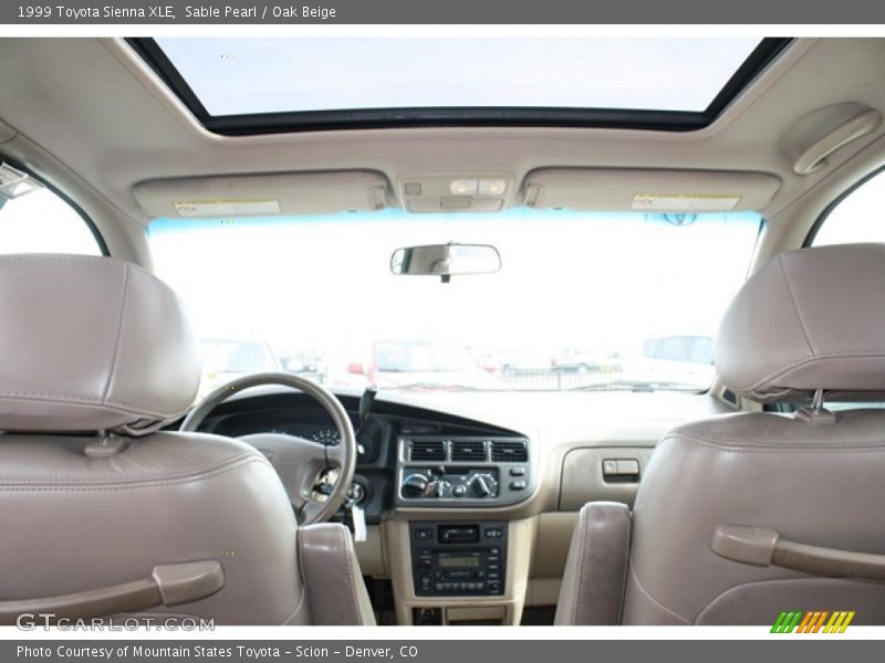 Sable Pearl / Oak Beige 1999 Toyota Sienna XLE