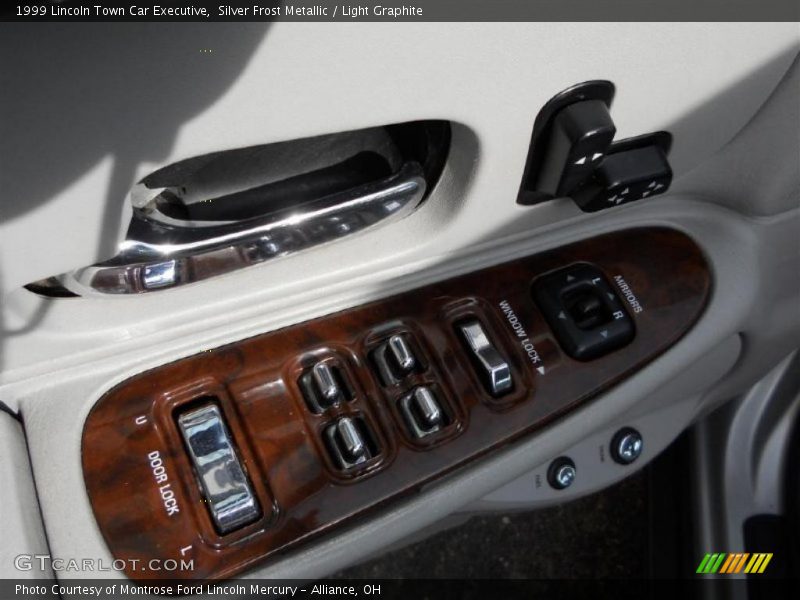 Controls of 1999 Town Car Executive