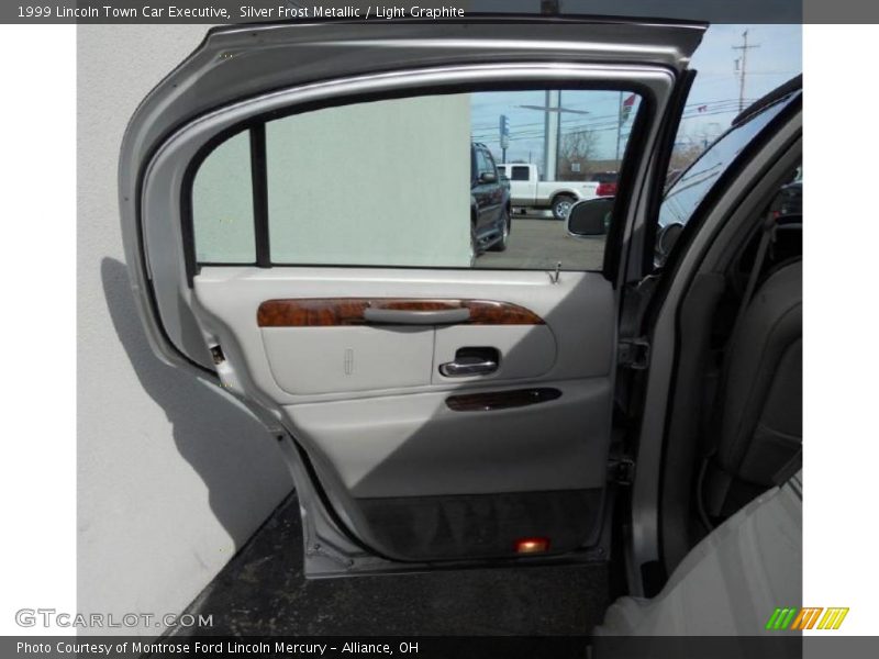 Door Panel of 1999 Town Car Executive