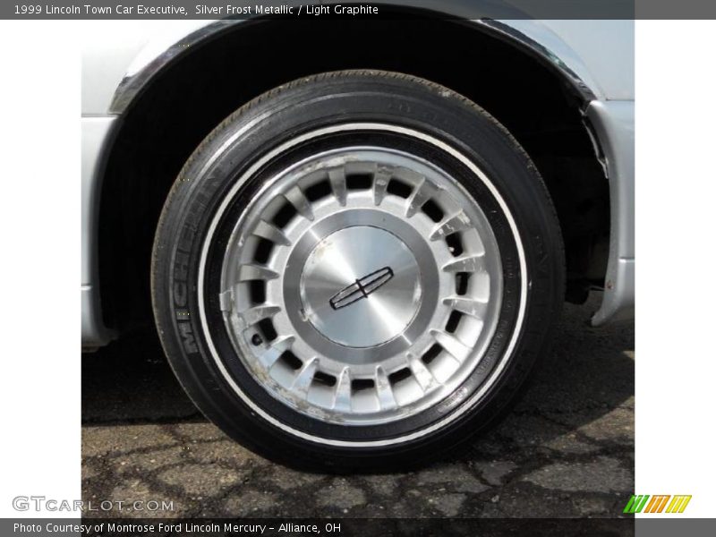  1999 Town Car Executive Wheel
