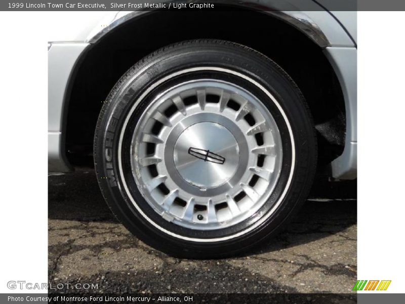  1999 Town Car Executive Wheel