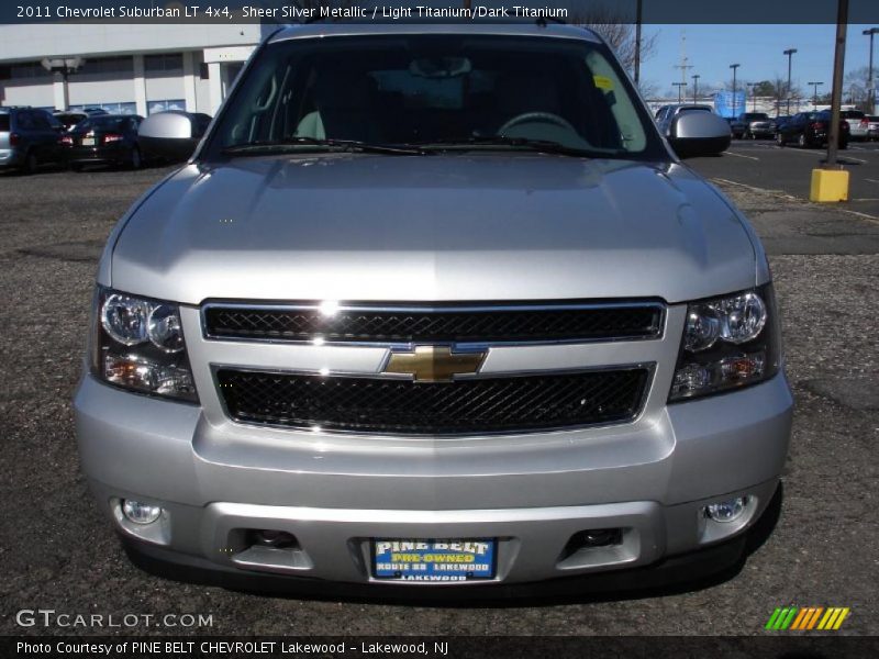 Sheer Silver Metallic / Light Titanium/Dark Titanium 2011 Chevrolet Suburban LT 4x4