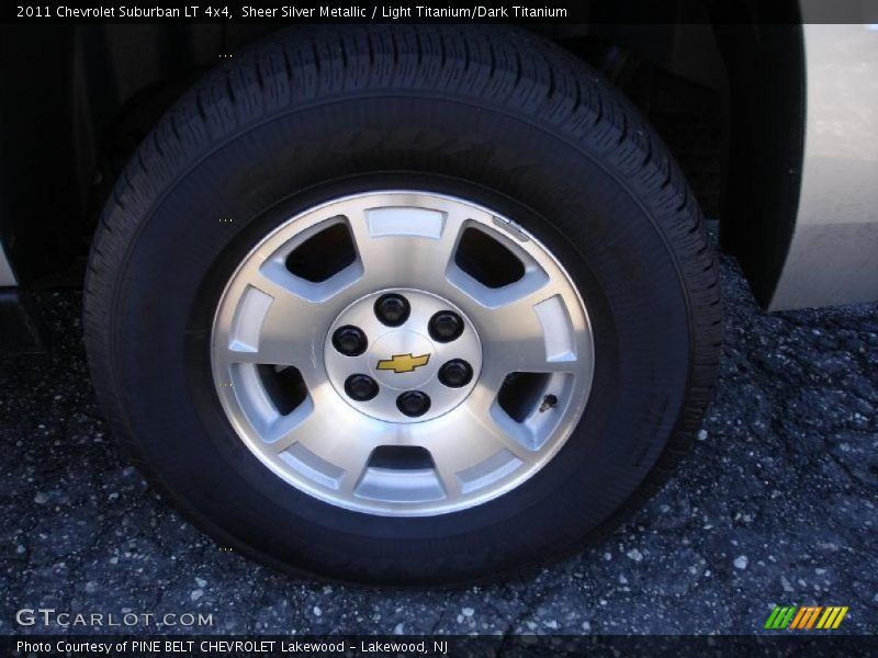 Sheer Silver Metallic / Light Titanium/Dark Titanium 2011 Chevrolet Suburban LT 4x4