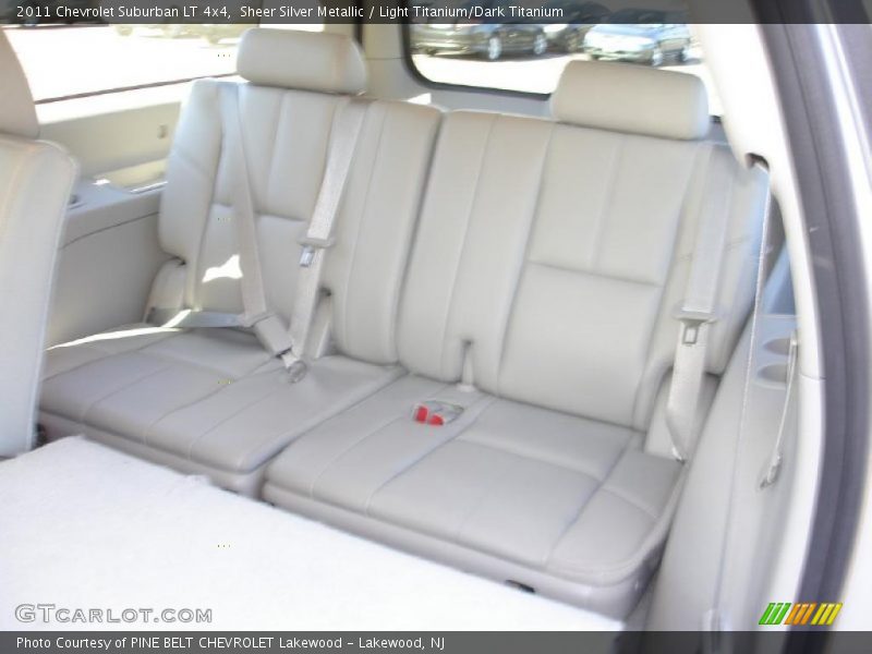 Sheer Silver Metallic / Light Titanium/Dark Titanium 2011 Chevrolet Suburban LT 4x4