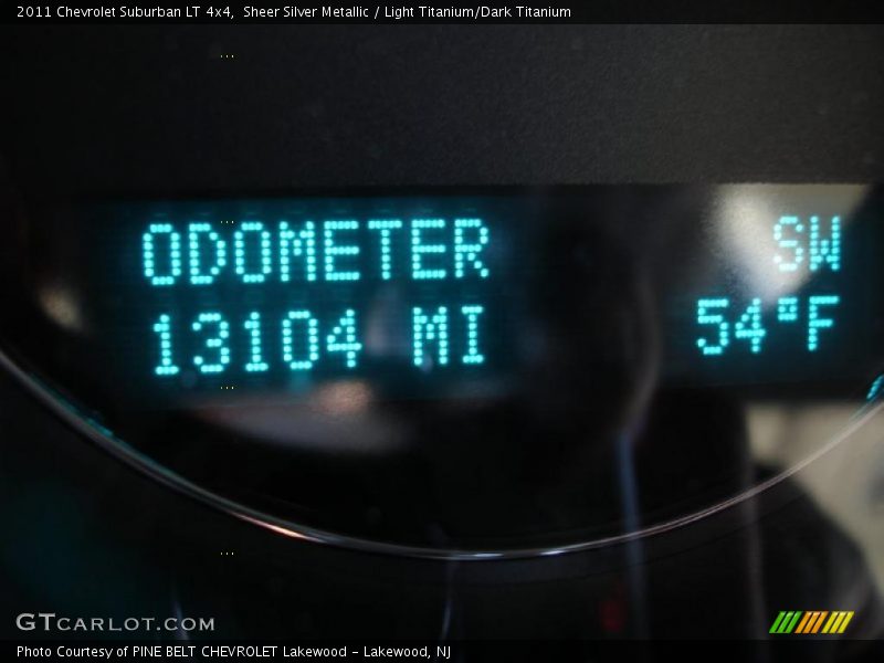 Sheer Silver Metallic / Light Titanium/Dark Titanium 2011 Chevrolet Suburban LT 4x4